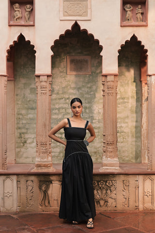 Noir maxi dress