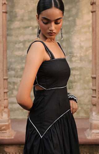 Noir maxi dress